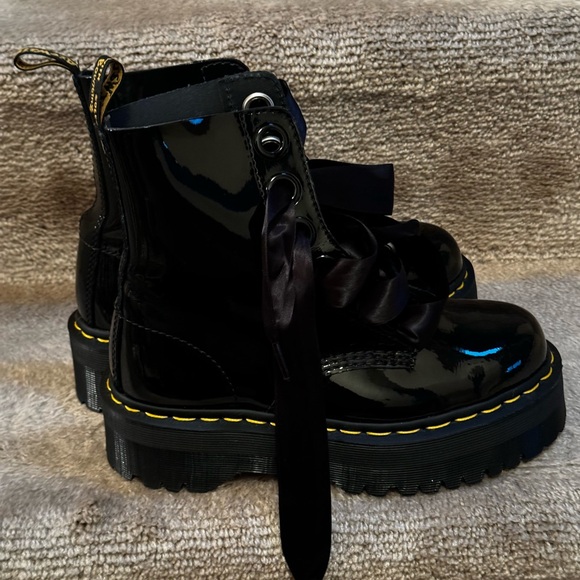 Retro Dr. Martens boots. Patent leather, platform boots with ribbon laces Size 6 - Picture 4 of 5